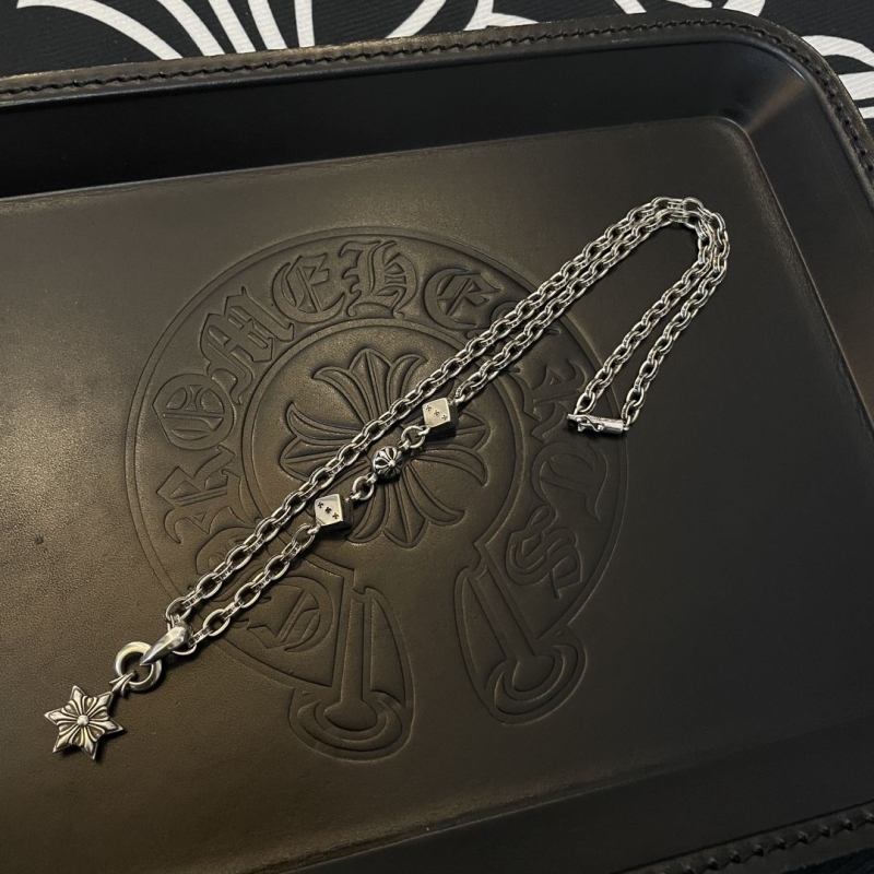 Ch**me He**ts necklaces